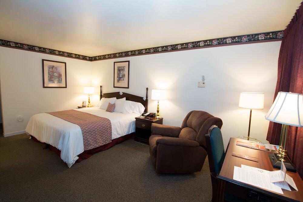 Picture of Chalet Motel Mequon