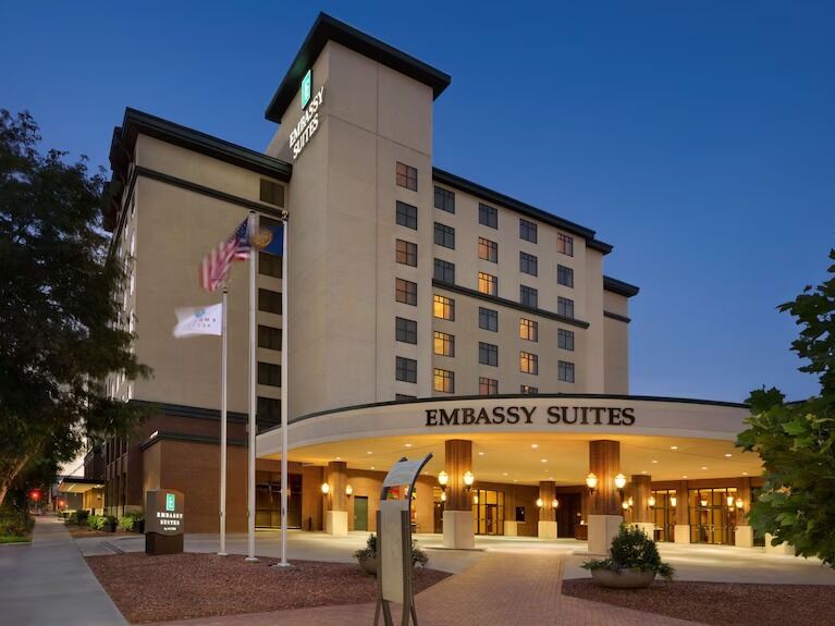 Picture of Embassy Suites by Hilton Lincoln