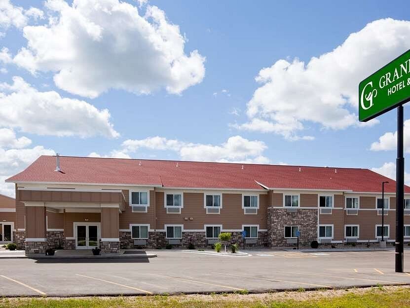 Picture of GrandStay Hotel & Suites Parkers Prairie