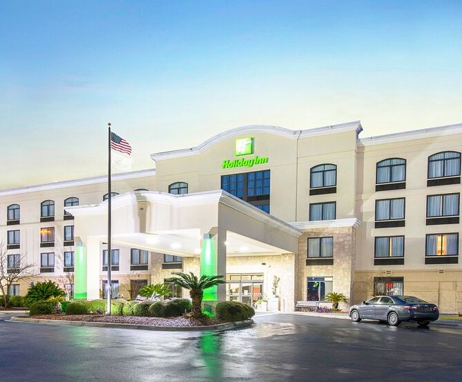 Picture of Holiday Inn Savannah 