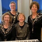 Lisa Hanna (mother to Bride), Kristin Hanna (aunt to Bride) , JoAnn Prehn (family friend to Bride) and Karen Erickson (family friend of Bride)