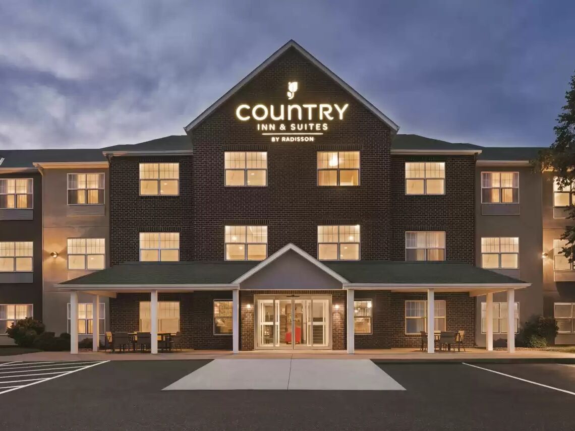 Picture of Country Inn & Suites by Radisson, Cottage Grove, MN