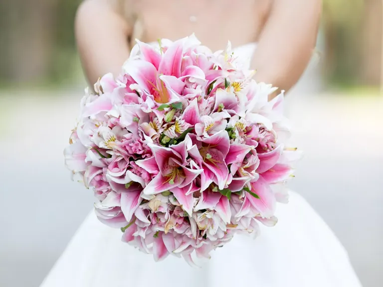 27 Sweet Lily Wedding Bouquet Ideas To Fall In Love With