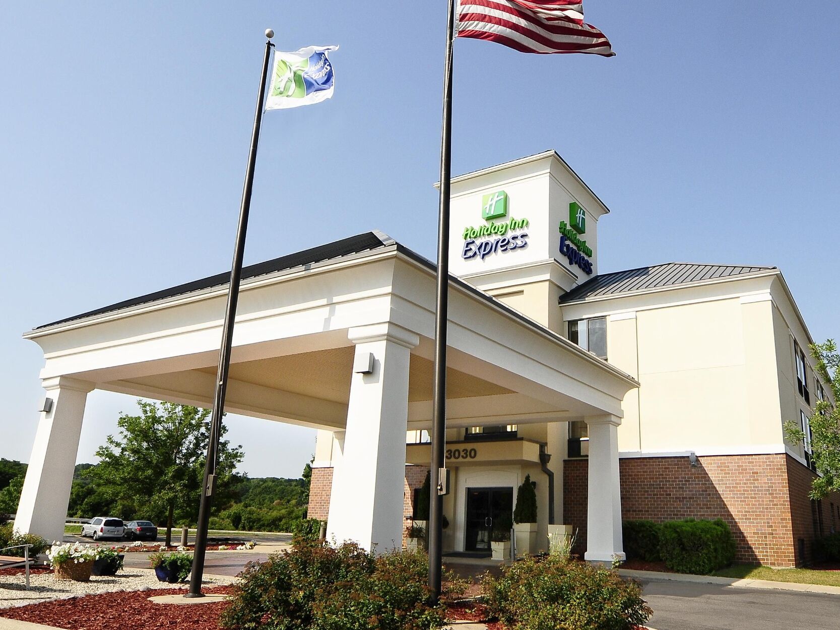 Picture of Holiday Inn Express & Suites Delafield, an IHG Hotel