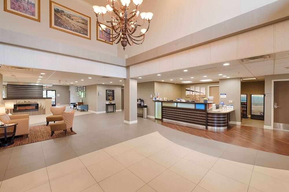 Picture of Best Western Plus Delta Inn & Suites