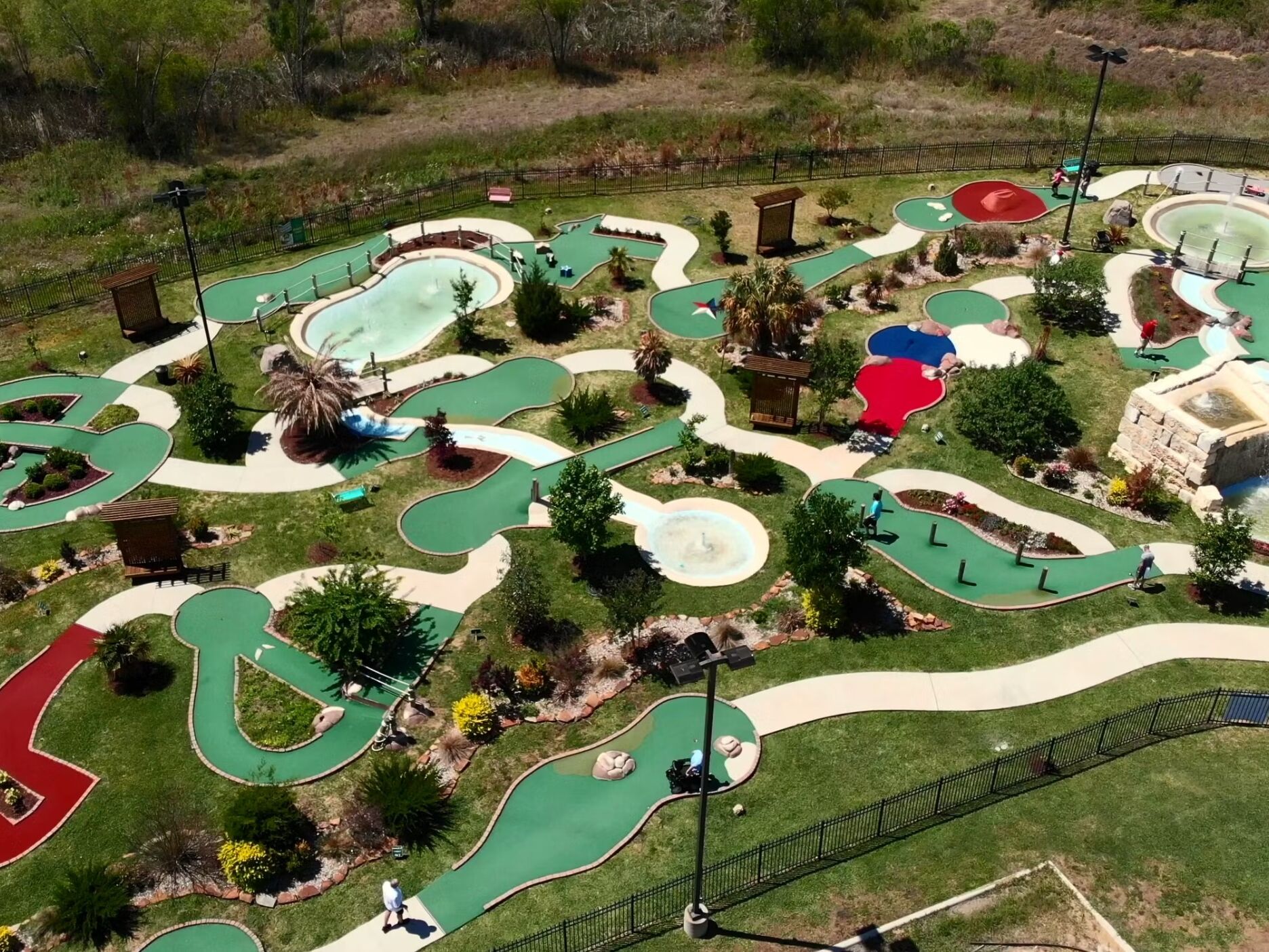 Picture of Longview Greens Miniature Golfing