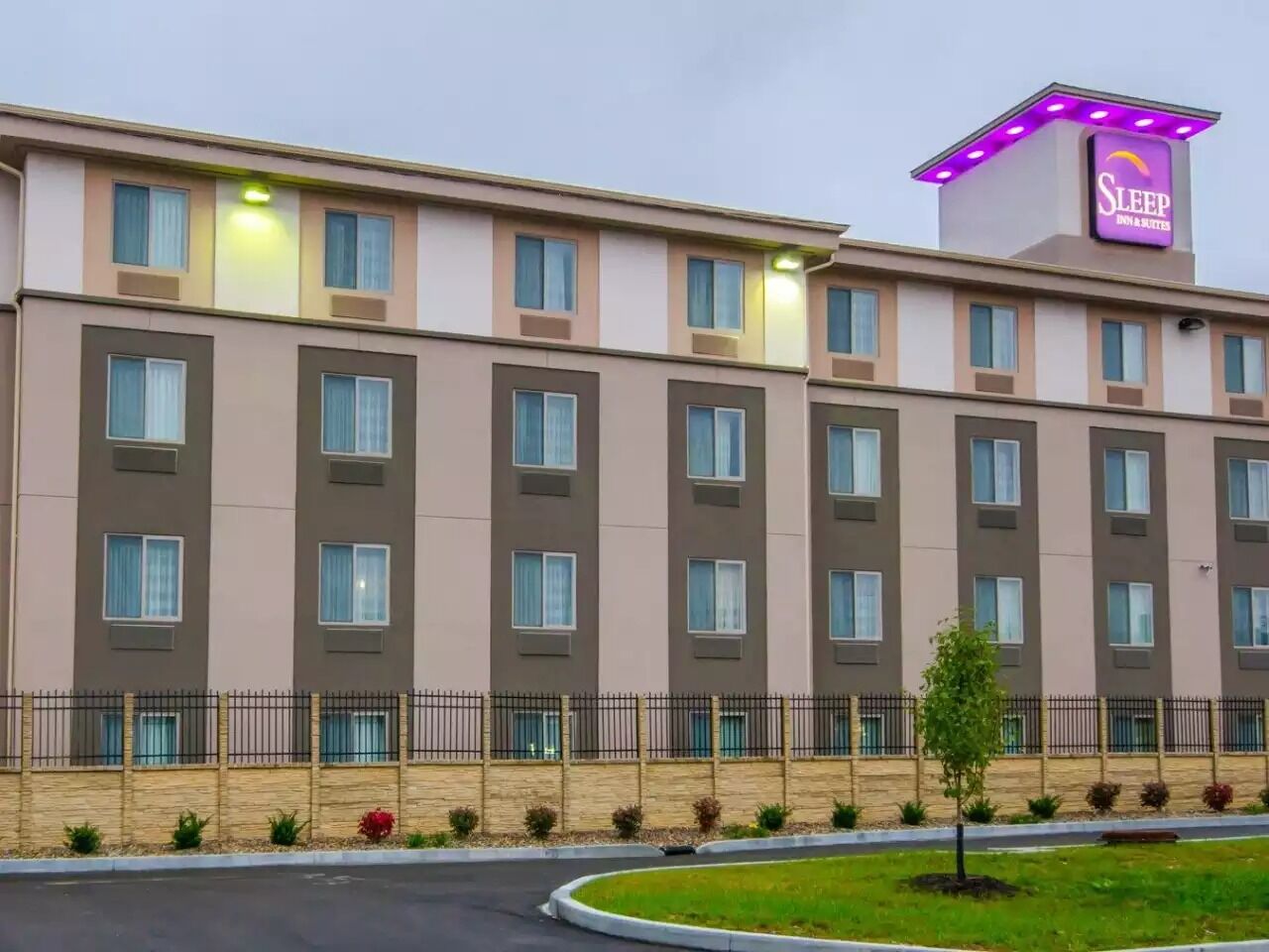 Picture of Sleep Inn & Suites And Conference Center Downtown
