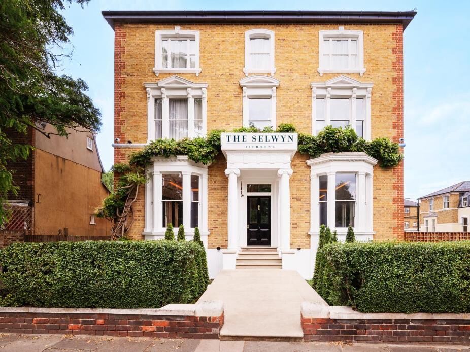Picture of The Selwyn Hotel