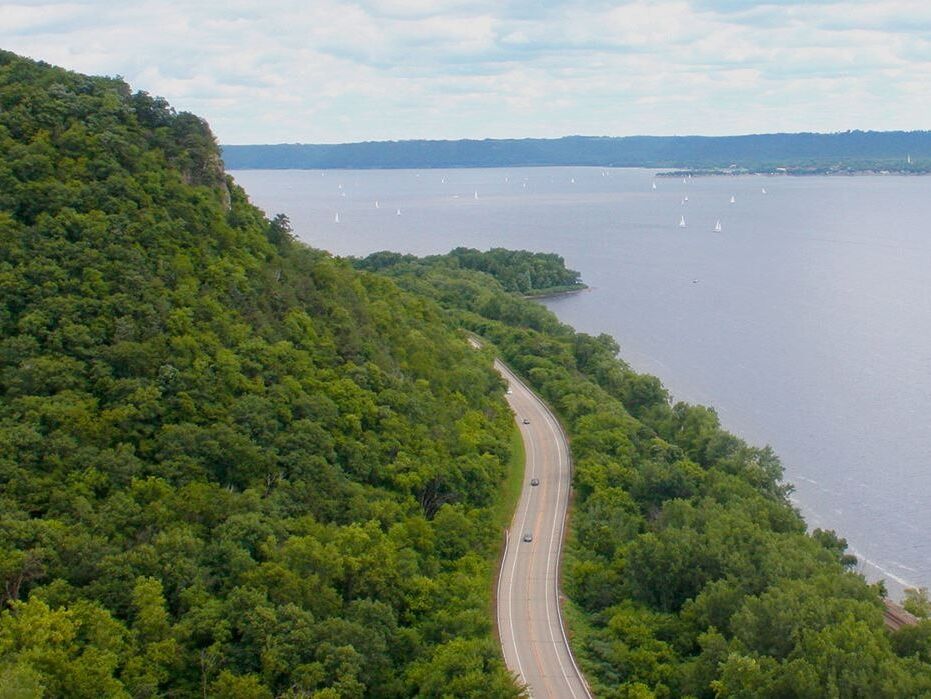 Picture of Drive The Great River Road