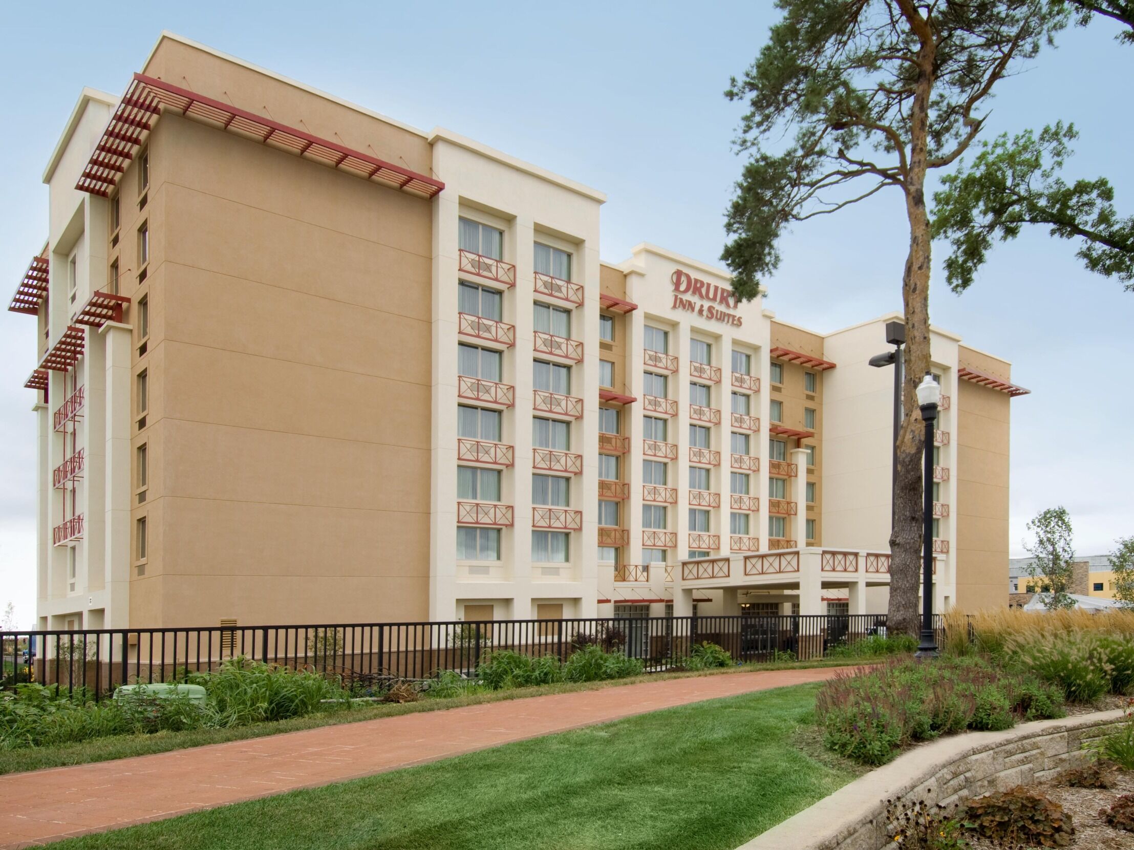 Picture of Drury Inn & Suites West Des Moines