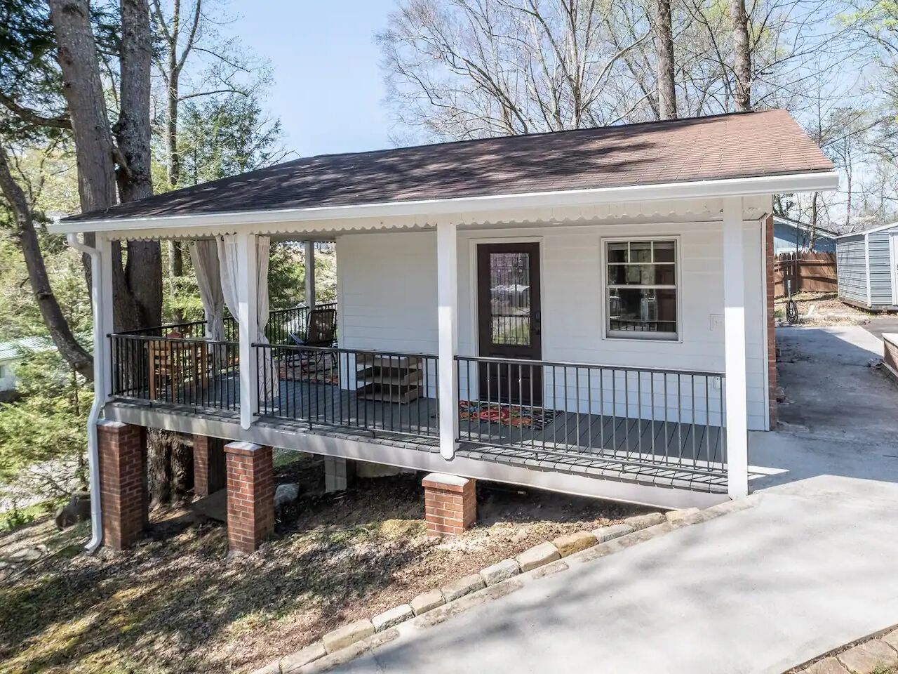 Picture of Airbnb - The Cottage in Downtown Murphy