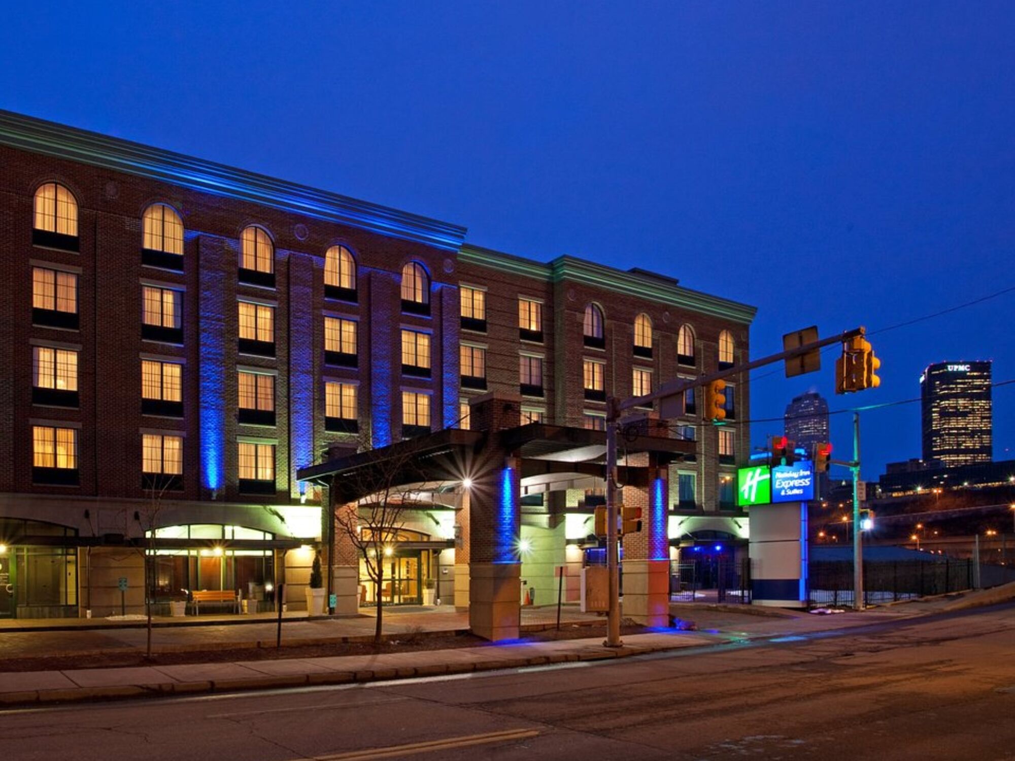 Picture of Holiday Inn Express & Suites Pittsburgh-South Side, an IHG Hotel