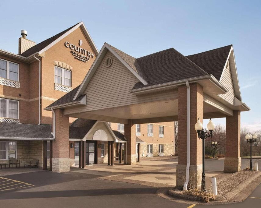 Picture of Country Inn and Suites Galena 