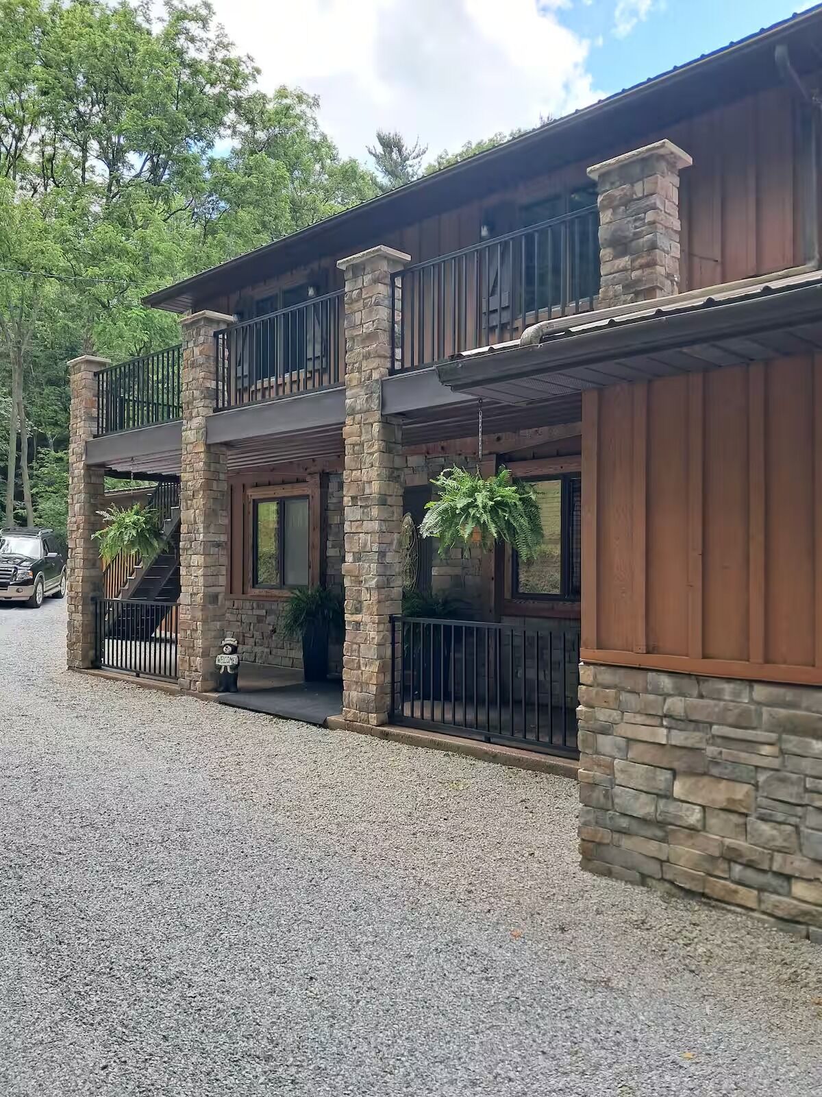 Picture of Whispering pines Lodge