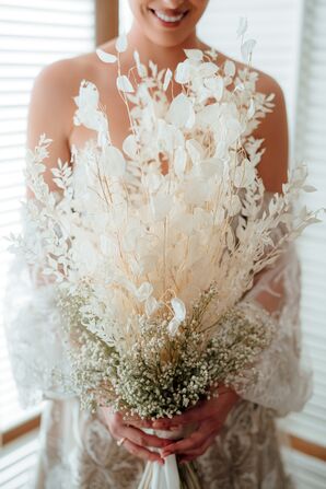 Unique, Neutral-Toned Bridal Bouquet With Dried Lunaria and Gypsophila