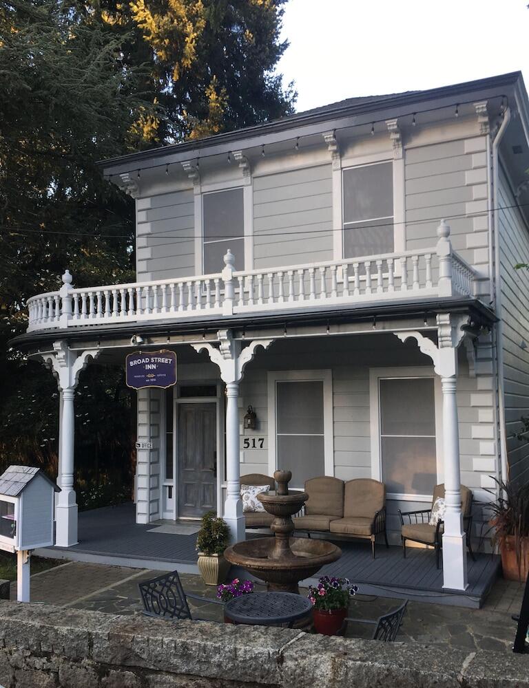 Picture of Broad Street Inn
