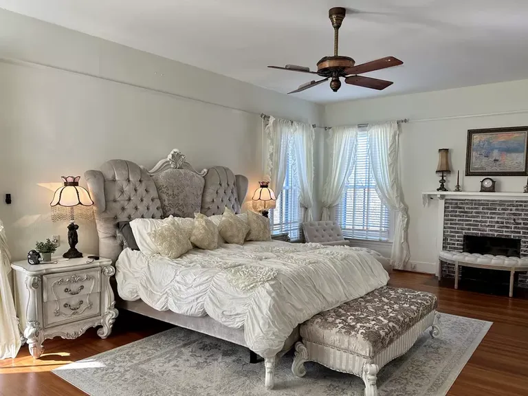 Virginia Point Inn