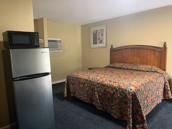 Picture of Economy Inn Motel