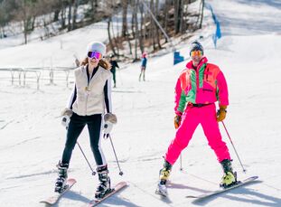 When it came time for Caroline Willis and Phil Hooper to exchange vows, the couple planned a winter wedding at The Woodstock Inn and Resort in Vermont