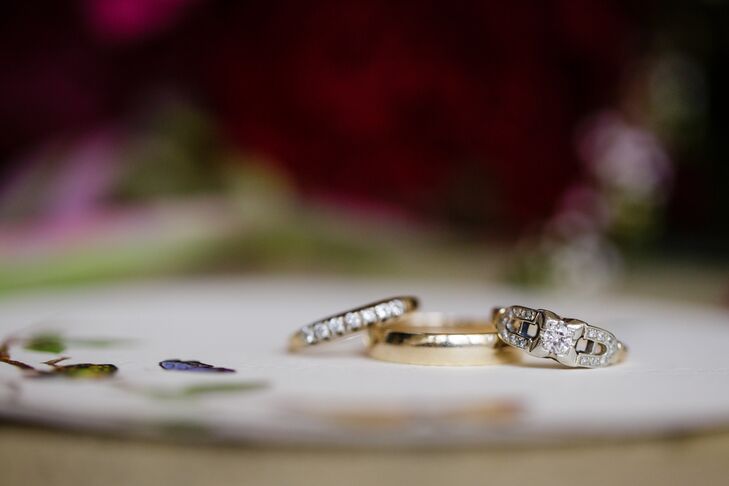 Round Diamond Ring in Unique Setting