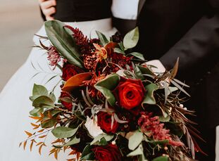 Rachael Kennedy (29 and a retail recruiter) and Joe McGinnis (32 and works in radio promotion) met after Joe worked for Rachael’s parents, both DJs, s