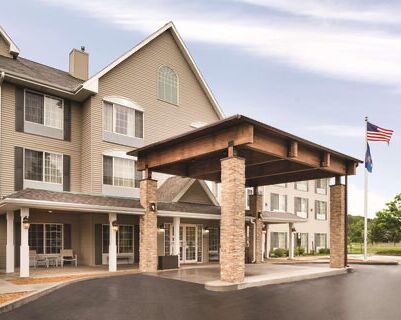 Picture of Country Inn & Suites West Bend