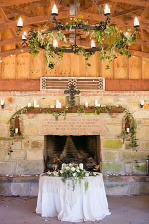 Rustic Reception at The Pavilion at Grave Haven