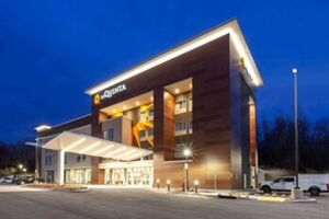 Picture of La Quinta Inn & Suites by Wyndham Middletown