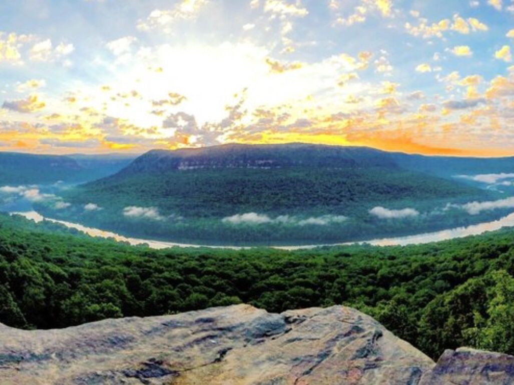 Picture of Hiking (Snooper's Rock)
