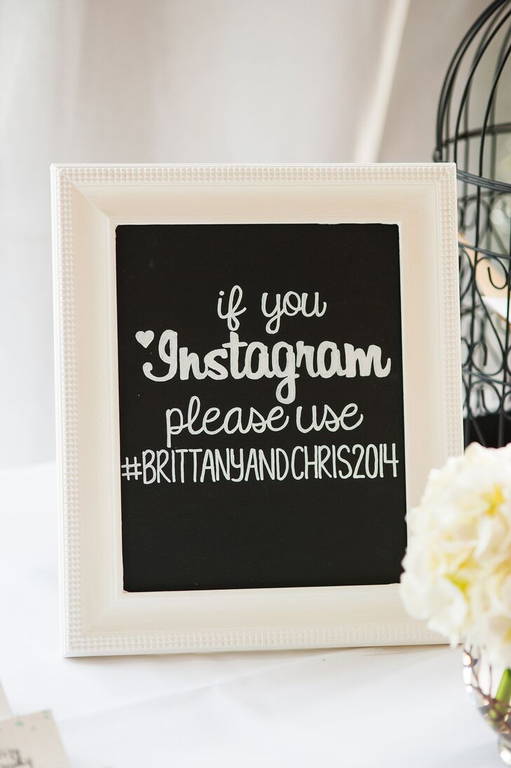 DIY Black and White Picture Frame Hashtag Sign