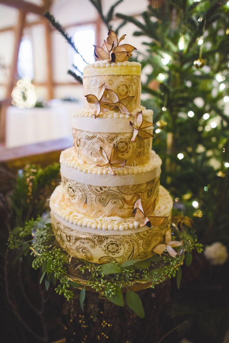 Ribbon-Wrapped Wedding Cake