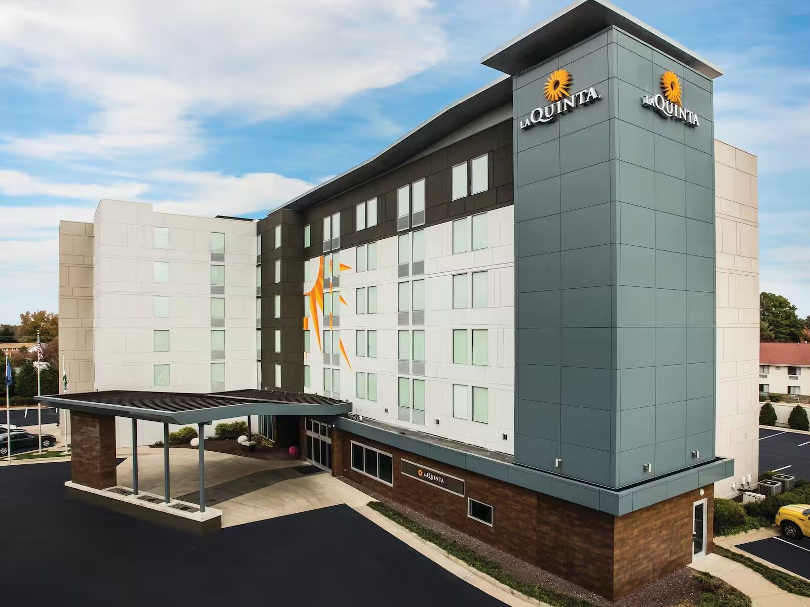 Picture of La Quinta Inn & Suites by Wyndham Winchester