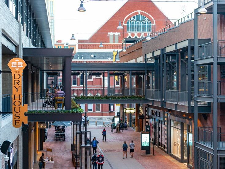 Picture of Fifth + Broadway