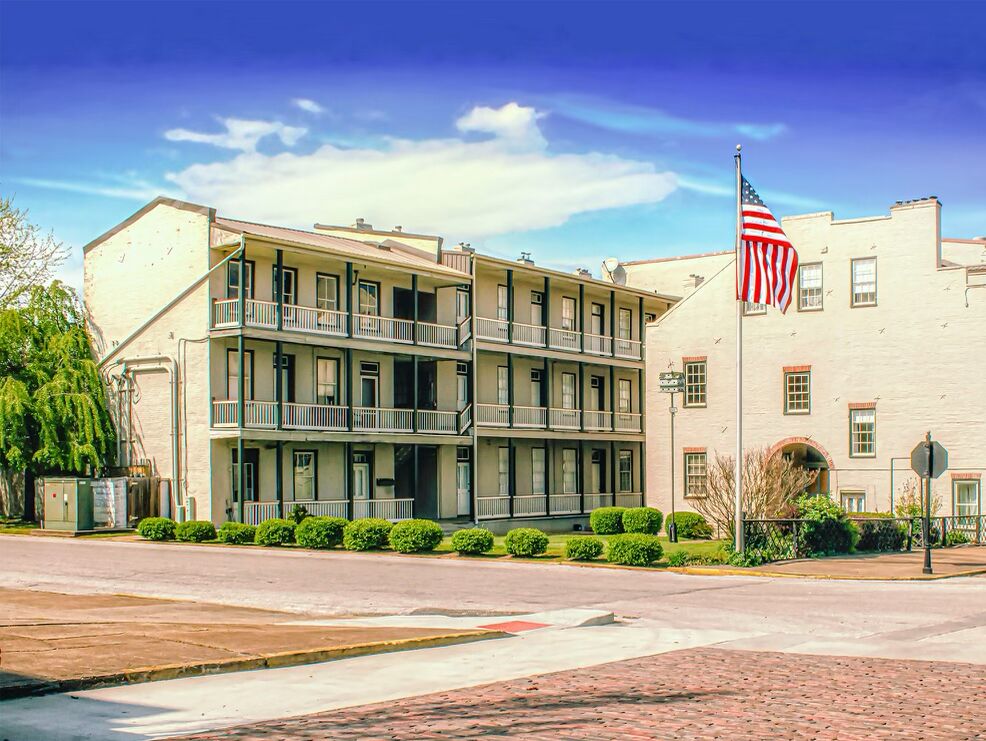 Picture of Lee House Inn