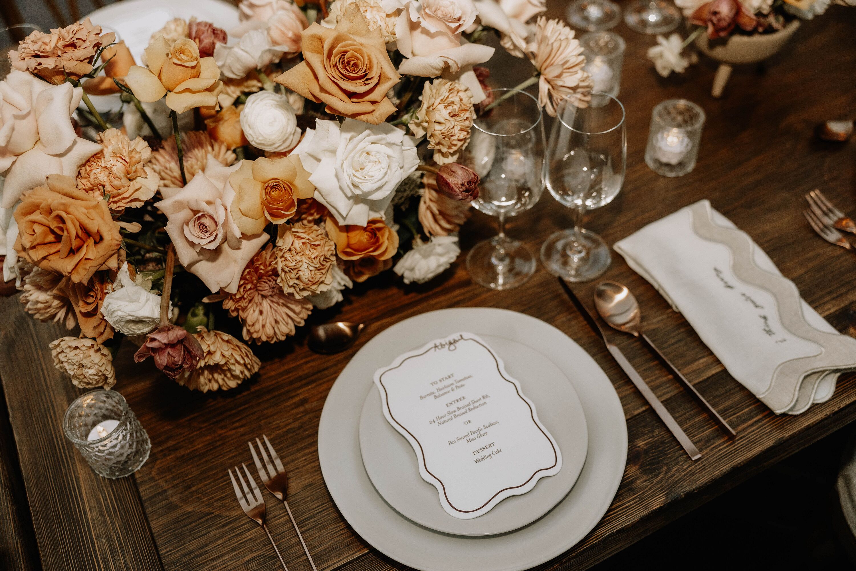 Place Setting With Minimalistic Custom Menu, Low Autumnal Centerpiece in Pale Colors