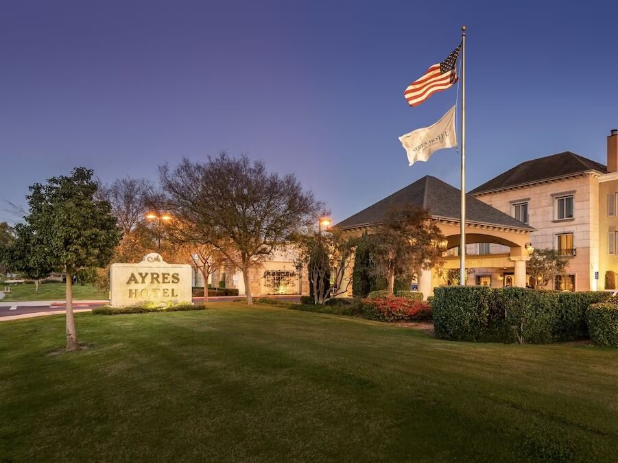 Picture of Ayres Hotel Seal Beach