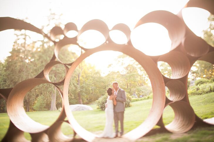 Meredith Rottersmann (32 and a graduate student) and Chris Gillis (32 and a carpenter) planned a rustic-chic affair with a subtle artistic flair for t