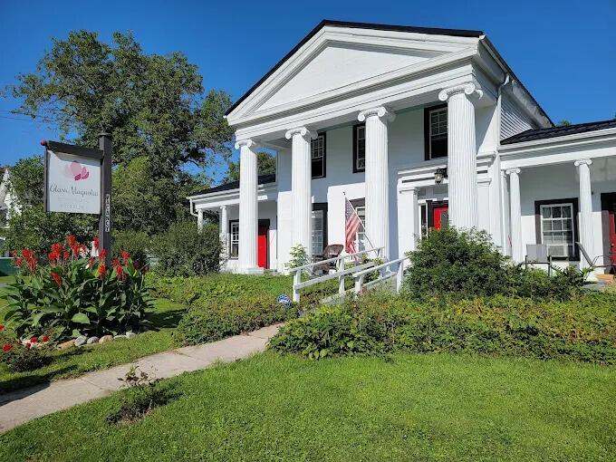 Picture of Glass Magnolia Bed and Breakfast
