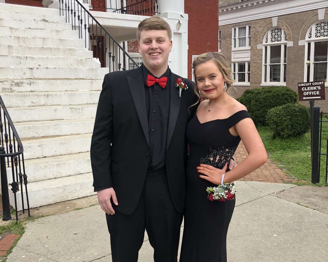 Picture of Aaron and Haley <3