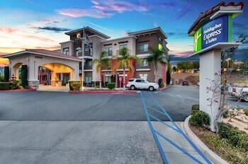 Picture of Holiday Inn Express & Suites, Lake Elsinore