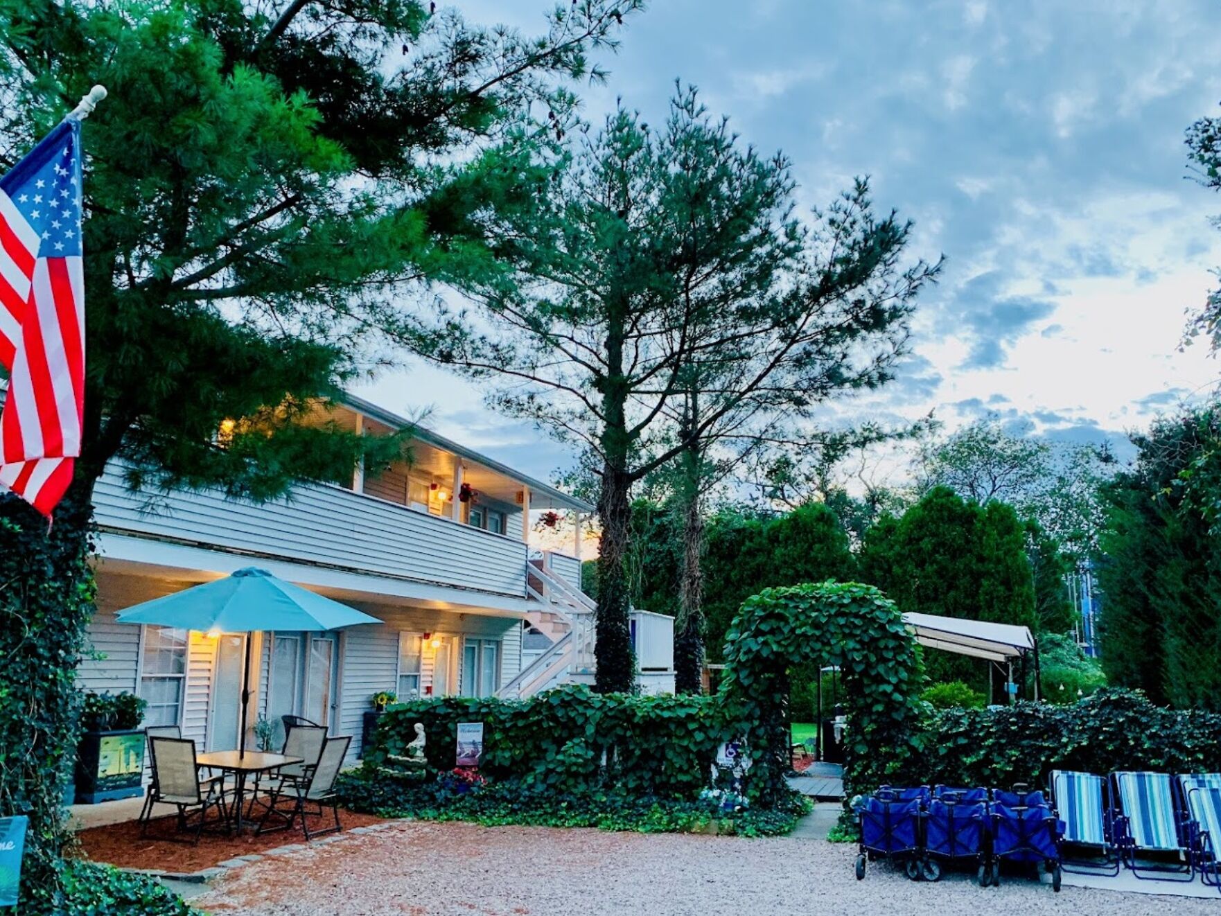 Picture of Blue Whale Inn