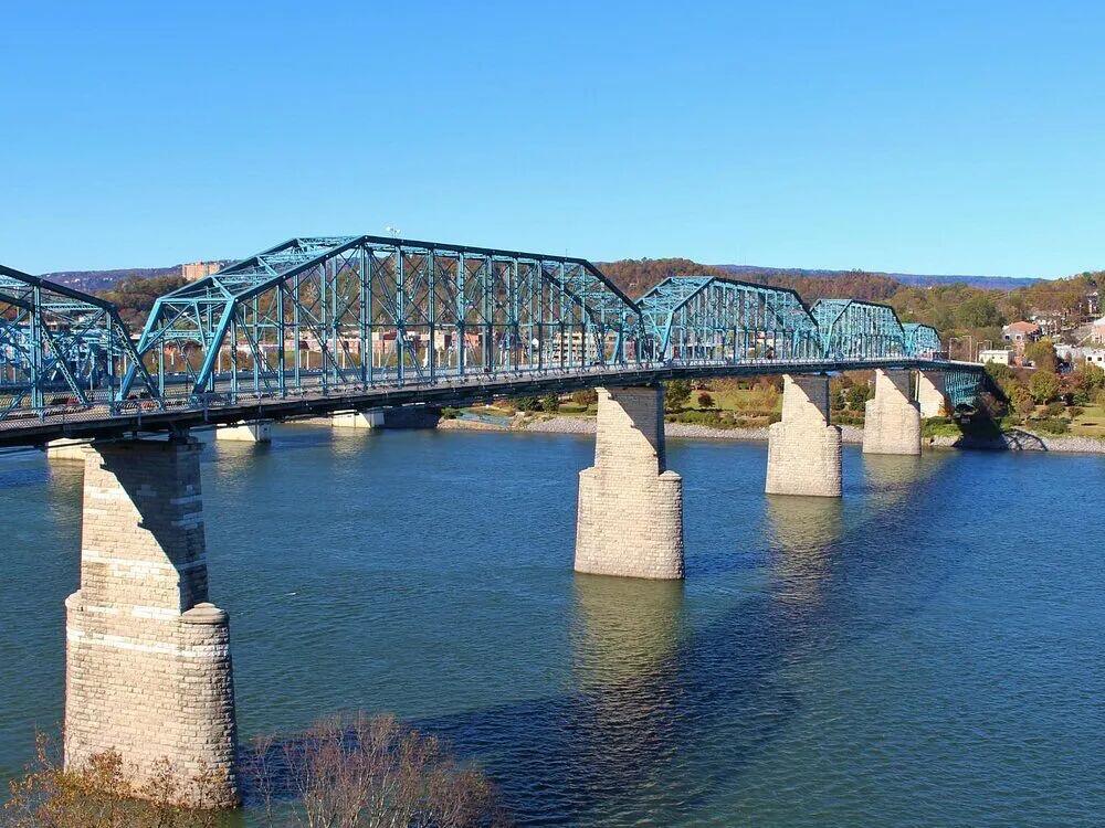 Picture of Walnut Street Bridge
