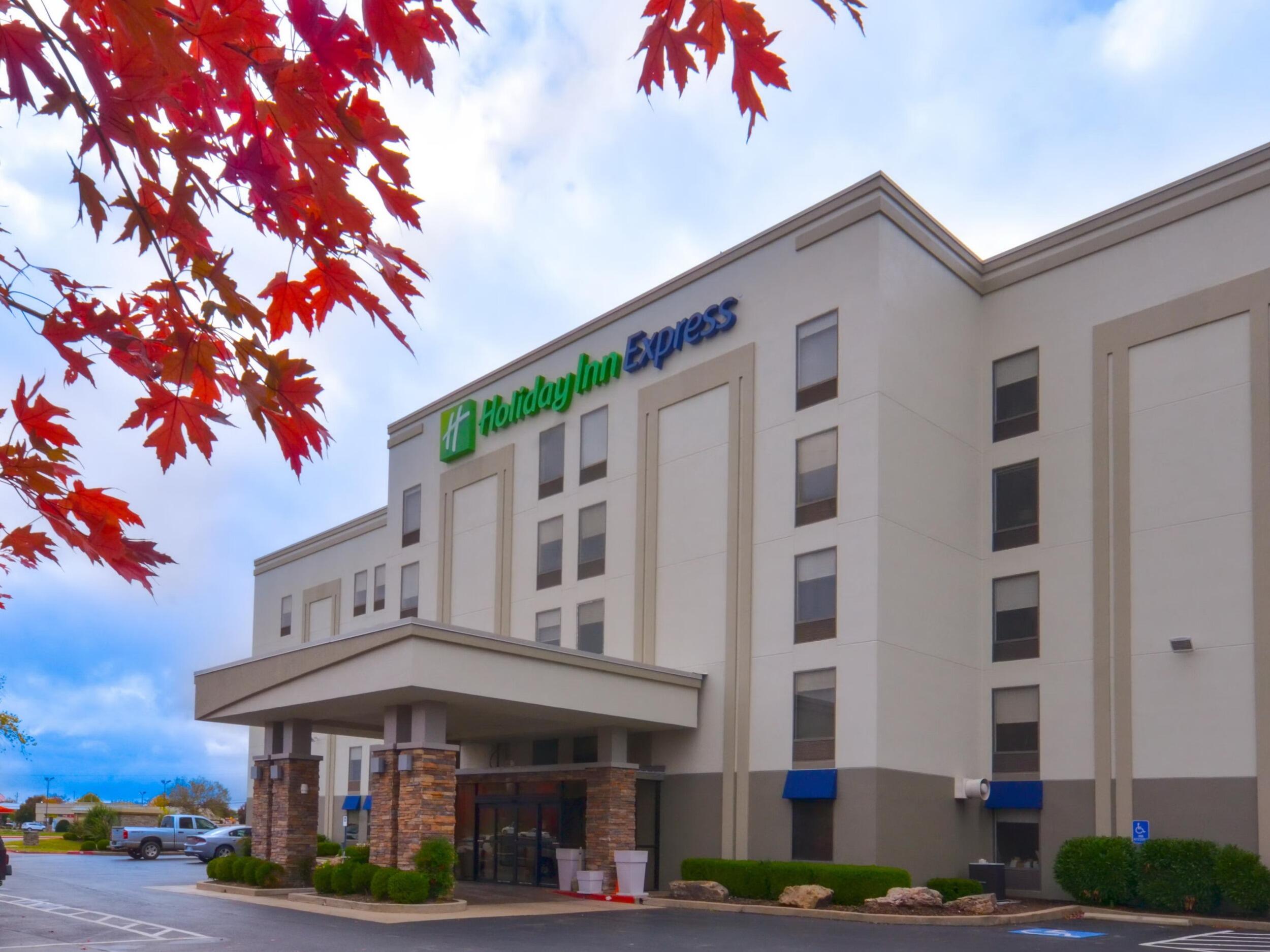 Picture of Holiday Inn Express & Suites Fayetteville-Univ of AR Area by IHG