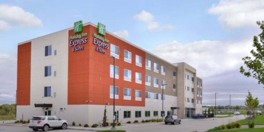 Picture of HOLIDAY INN EXPRESS & SUITES LEE'S SUMMIT - KANSAS CITY
