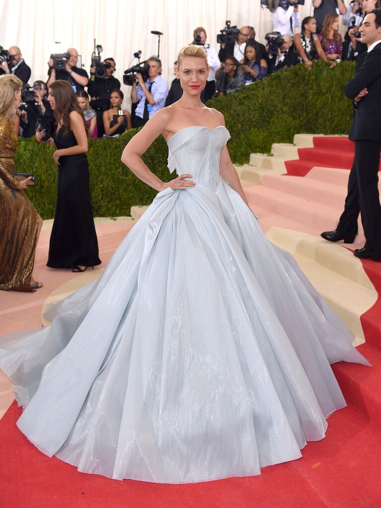 Emma Chamberlain Gets Bold in Vuitton Crop Top & Heels at Met Gala