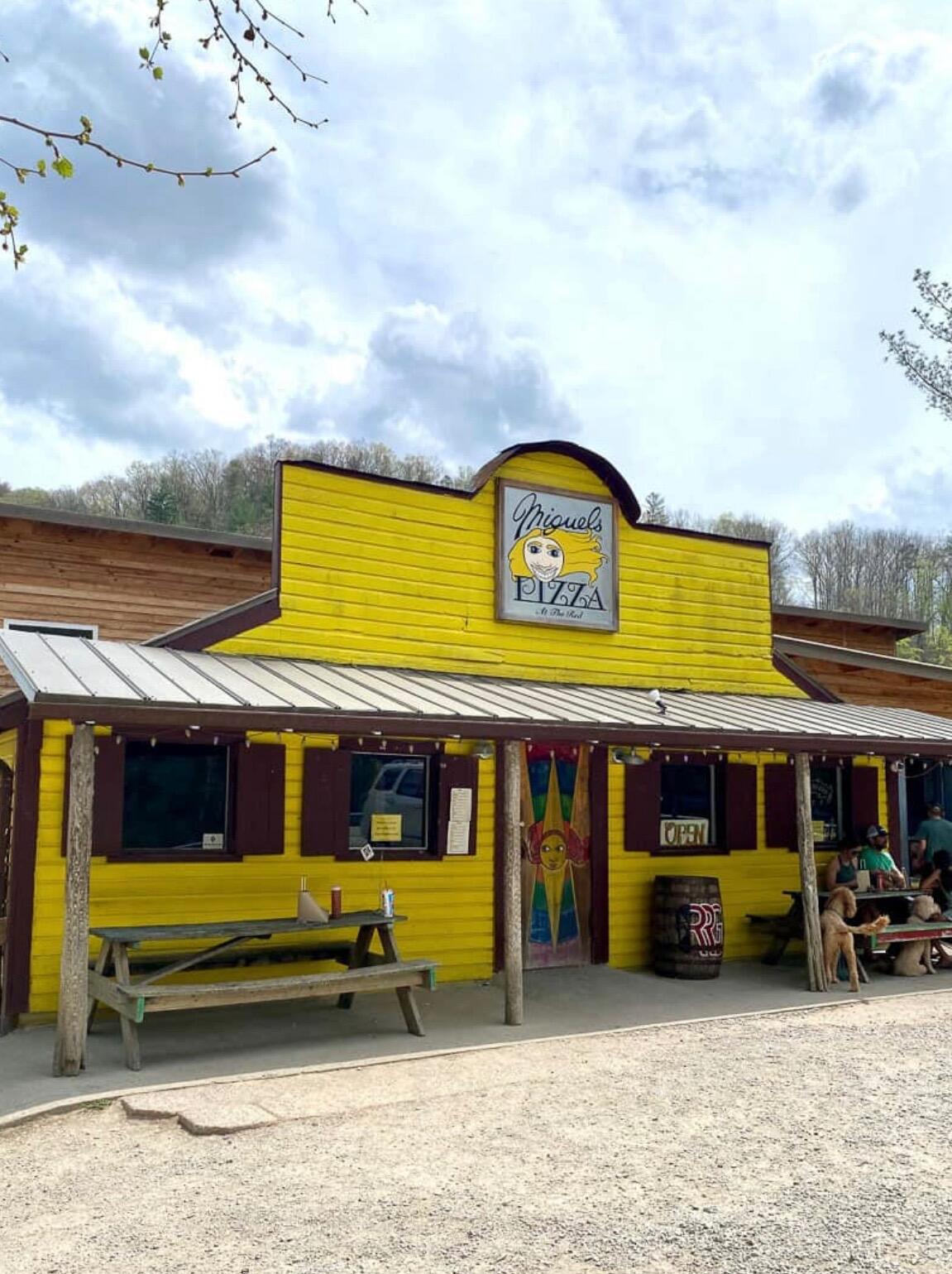 Picture of Miguel's Pizza