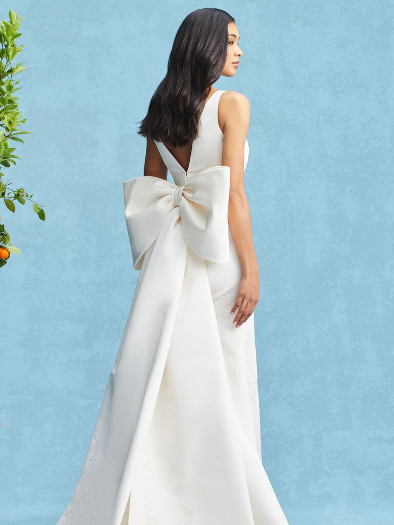 21 Bow Wedding Dresses Perfect for the ...