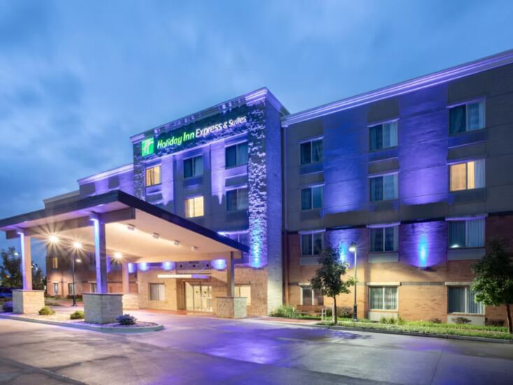 Picture of Holiday Inn Express & Suites Manhattan, an IHG Hotel