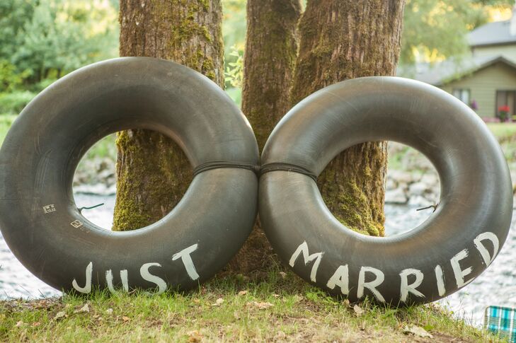 "Just Married" Black Circular Water Tubes