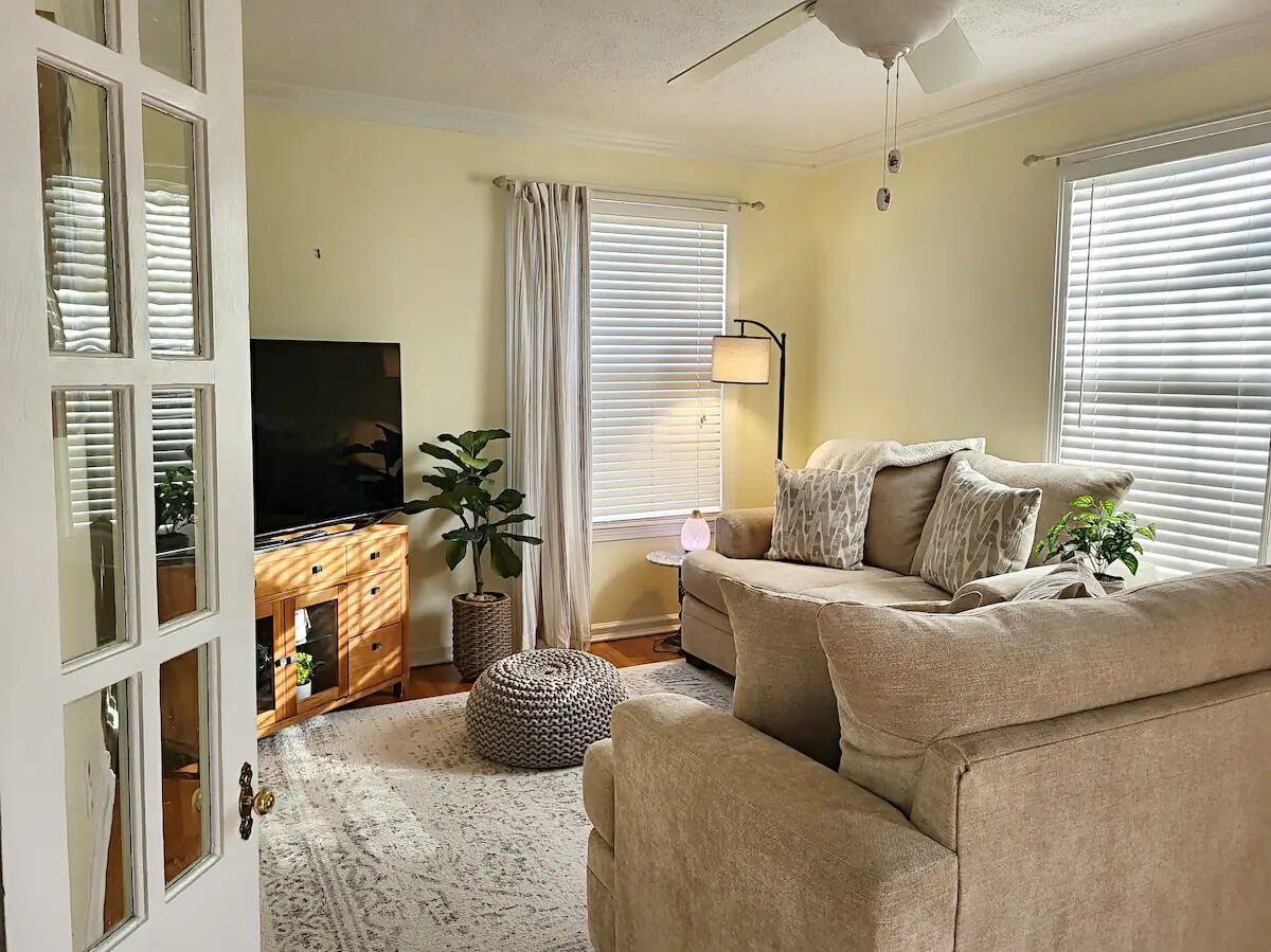 Picture of Downtown Cottage Airbnb